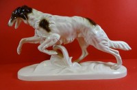 Auktion 344 / Los 9043 <br>grosse Windhuhnd-Figur "Hartwig", bemalt, H-24 cm, L-40 cm