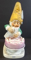 Auktion 344 / Los 9047 <br>gr. Figur "Goebel" Candy Boy, H-20 cm, 8,5x11 cm