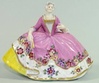 Auktion 369 / Los 8007 <br>Dame mit F&auml;cher, Ludwigsburg um 1760, gut erhalten, H-10 cm, B-13 cm