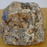 Auktion 345 / Los 15040 <br>gr. Stein, Quartz-Mineral?, ca. 12x14 cm