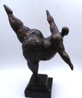 Auktion 365<br>Bronze  "Turnerin" auf Steinsockel, H-26 cm