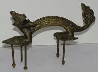 Auktion 345 / Los 15521 <br>Bronze Drachen  als Tor/Tür/Truhen Griff? China, älter? L-26 cm, T-16 cm