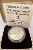 Auktion 345 / Los 6041 <br>25 Pence - Elizabeth II Year of the Scout, Tristan da Cunha, boxed, 1982, Silber-925-, 28,8 gr, mit Zertifikat