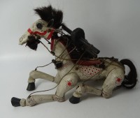 Auktion 345 / Los 15525 <br>Holzmarionette "Pferd" wohl Indonesien, L-30 cm