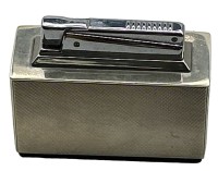 Auktion 368 / Los 11035 <br>Tischfeuerzeug KW ( Karl Wieden ) -mit massiven Silbermantel, S-925-, funktionst&uuml;chtig, 275 gr.