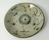 Auktion 346 / Los 15501 <br>kl. antiker Teller, China, bemalt, D-14 cm, kurzer Altriss
