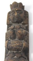 Auktion 346 / Los 15006 <br>dkl. Wand-Holzschnitzerei, H-33 cm, B-7,5 cm