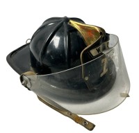 Auktion 346<br>Feuerwehr Helm mit Gesicht-und Nackenschutz