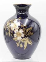 Auktion 346 / Los 9035 <br>Vase, Limburg, Dom-Keramik, Kobalt mit Goldblumen, H-23cm.