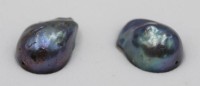 Auktion 346 / Los 1310 <br>2 Keshi-Perlen, zus. 61,4 ct