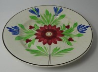 Auktion 346 / Los 9045 <br>Teller "Saargmünd" mit Blumenmalerei, D-24 cm