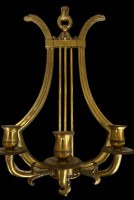 Auktion 346 / Los 15059 <br>gr. Wand-Kerzenhalter, Messing/Bronze, eine Stange lose, kl. Schraube fehlt,  45x26 cm