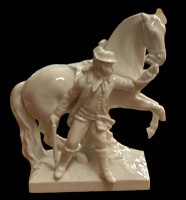 Auktion 364<br>aufsteigendes Pferd mit Pferdeknechtr "KPM" Berlin, weiss, Vorderlauf abgebrochen und halbes Ohr fehlt, H-19 cm, L-17 cm