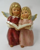 Auktion 347 / Los 9009 <br>2x Goebel, singende Weihnachtsengel, H-12 cm