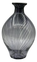 Auktion 347 / Los 10004 <br>gr. Vase mit Streifendekor?, leicht lila getönt, H-27 cm, D-16 cm
