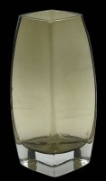 Auktion 347 / Los 10012 <br>eckige Rachglasvase mit klaren Stand, wohl Murano?, H-18 cm,