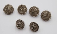 Auktion 347 / Los 11003 <br>6x div. alte Trachtenknöpfe, Silber, wohl 19. Jhd., zus. 69gr., ca. D-3cm.