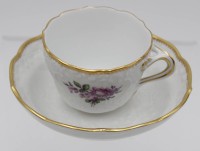 Auktion 347 / Los 8025 <br>Mokkatasse m. U.T., Meissen, Schwertermarke, Blumenbemalung, Reliefdekor, 1. Wahl, Tasse H-5cm.