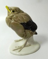 Auktion 347 / Los 8056 <br>Vogel "Meissen" bemalt, 1.Wahl, Schnabelspitze fehlt, H-10 cm,
