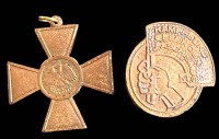 Auktion 347 / Los 7011 <br>2 Miniaturen, 1x Roter Adlerorden, Preussen, 1x Bund der Antifaschisten, wohl DDR