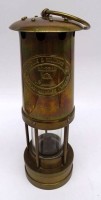 Auktion 347<br>Messing Karbid-Bergmannslampe, England, H-25 cm