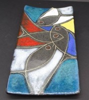 Auktion 348 / Los 9034 <br>Majolika-Schale bzw. Wandbild "Ruscha" mit Fischen, 27x12 cm