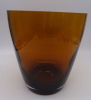 Auktion 348 / Los 10025 <br>grosse, schwere braune Vase, H-27 cm, D-24 cm