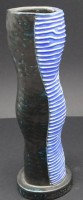 Auktion 348 / Los 9036 <br>Kunstkeramikvase, seitl. signiert, Bodenetikett "Küllike Laur", H-23 cm