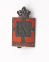 Auktion 348 / Los 1011 <br>kl. Abzeichen sogen. Königsabzeichen, Georg Jensen, Sterling, 3,2gr., ca. 2,5 x 1,3cm