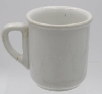 Auktion 348 / Los 7003 <br>gr. Becher, 3. Reich, Kantinengeschirr, Henkel geklebt, Alters-u. Gerbrauchspuren