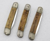 Auktion 348 / Los 16009 <br>3x Taschenmesser, Springer König, älter, Geweihgriffschalen, ca. L-20cm