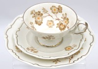 Auktion 351 / Los 8037 <br>Gedeck, Weimar, Dora, Tasse mit kl. Chip, ca. H-6cm