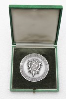 Auktion 348 / Los 15049 <br>Medaille in Etui, Für besondere Verdienste Jagdgebrauchshundewesen, LJV NRW, silberfarben, D-6cm.