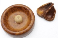 Auktion 348 / Los 15051 <br>Pfeifenständer und Pfeifenascher, Wurzelholz, Halster H-7cm, Ascher D-20cm