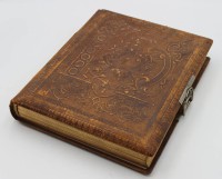 Auktion 348 / Los 6012 <br>Fotoalbum um 1900, mit 50 div. Aufnahmen, meist Gebäude, Altersspuren