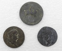 Auktion 348 / Los 6015 <br>3x wohl Repliken antiker Münzen, Größte ca. D-4cm