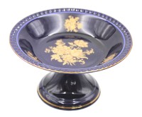 Auktion 349 / Los 8002 <br>Tafelaufsatz, Bareuther, Kobalt mit Goldblumen, H-11,3cm D-19,5cm