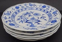 Auktion 349 / Los 8049 <br>4x flache Essteller "Meissen" Zwiebelmuster, 3x 1.Wahl, D-25 cm