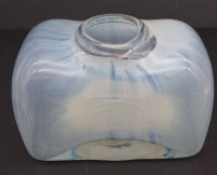 Auktion 349 / Los 10036 <br>Designer Kunstglasvase, H-8 cm, 11x7 cm, eventuell gr. Tintenfass?