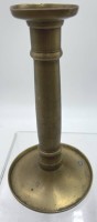 Auktion 350 / Los 15038 <br>Bronze Leuchter, H-19 cm, runder Stand, D-10 cm