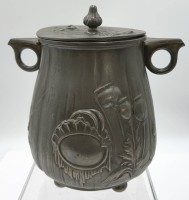 Auktion 365<br>Jugendstil-Deckeldose,  "Kayser Zinn" Modell Nr.  4045, guter Zustand, H-19 cm, B-19 cm