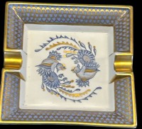 Auktion 350 / Los 8050 <br>gr. Ascher, "Limoges-France" handgemalt von Helene Gebhardt, 1990, verso mit Widmung, 18x18 cm