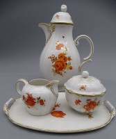 Auktion 364<br>4 tg. Kaffeekern "Nymphenburg"  rote Blumen mit Gold, Kannenhöhe 22 cm