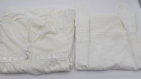 Auktion 350 / Los 13013 <br>altes Nachthemd und Unterkleid, Leinen