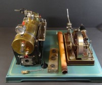 grosse Dampfmaschine "Fleischmann" mit  Schornstein, 42x37 cm, guter Zustand