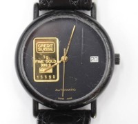 Auktion 351 / Los 2018 <br>Damen-Armbanduhr, Schweiz, 1gr.  Goldbarren, Gold 999, Credit Suisse, geschwärztes Stahlgehäuse, Automatic, , Werk läuft, Lederband, D- 3,5 cm, getragene Erhaltung