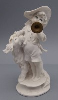 Auktion 351 / Los 8016 <br>G. Armani Figur, Junge mit Hund von Capodimonte, Hutkrempe seit. beschädigt, H-20 cm