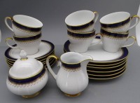 Auktion 351 / Los 8020 <br>Kaffeeservice "Eschenbach" Kobalt und gold, Milch+Zucker, 6x komplette Gedecke (20 Teile)