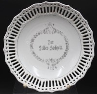 Auktion 351 / Los 8065 <br>runde Korbschale, Zur Silberhochzeit, älter, berieben, H-5,2cm D-21,2cm