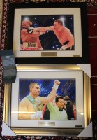 Auktion 351 / Los 5046 <br>2x gerahmt Fotografien Vitali Klitschko, je Handsigniert, ger./Glas, RG 51,5 x 63,5cm